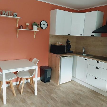 Superbe Grand Studio Tout Confort Avec Exterieur Poussan Luaran gambar