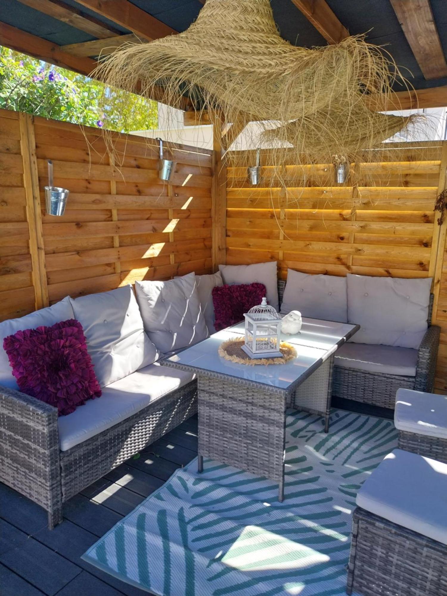Superbe Grand Studio Tout Confort Avec Exterieur Poussan Luaran gambar