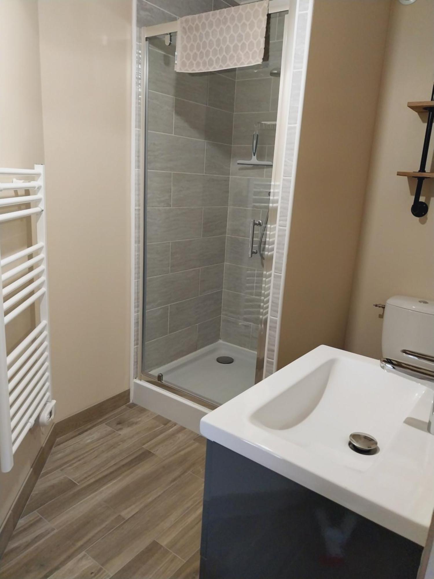 Superbe Grand Studio Tout Confort Avec Exterieur Poussan Luaran gambar