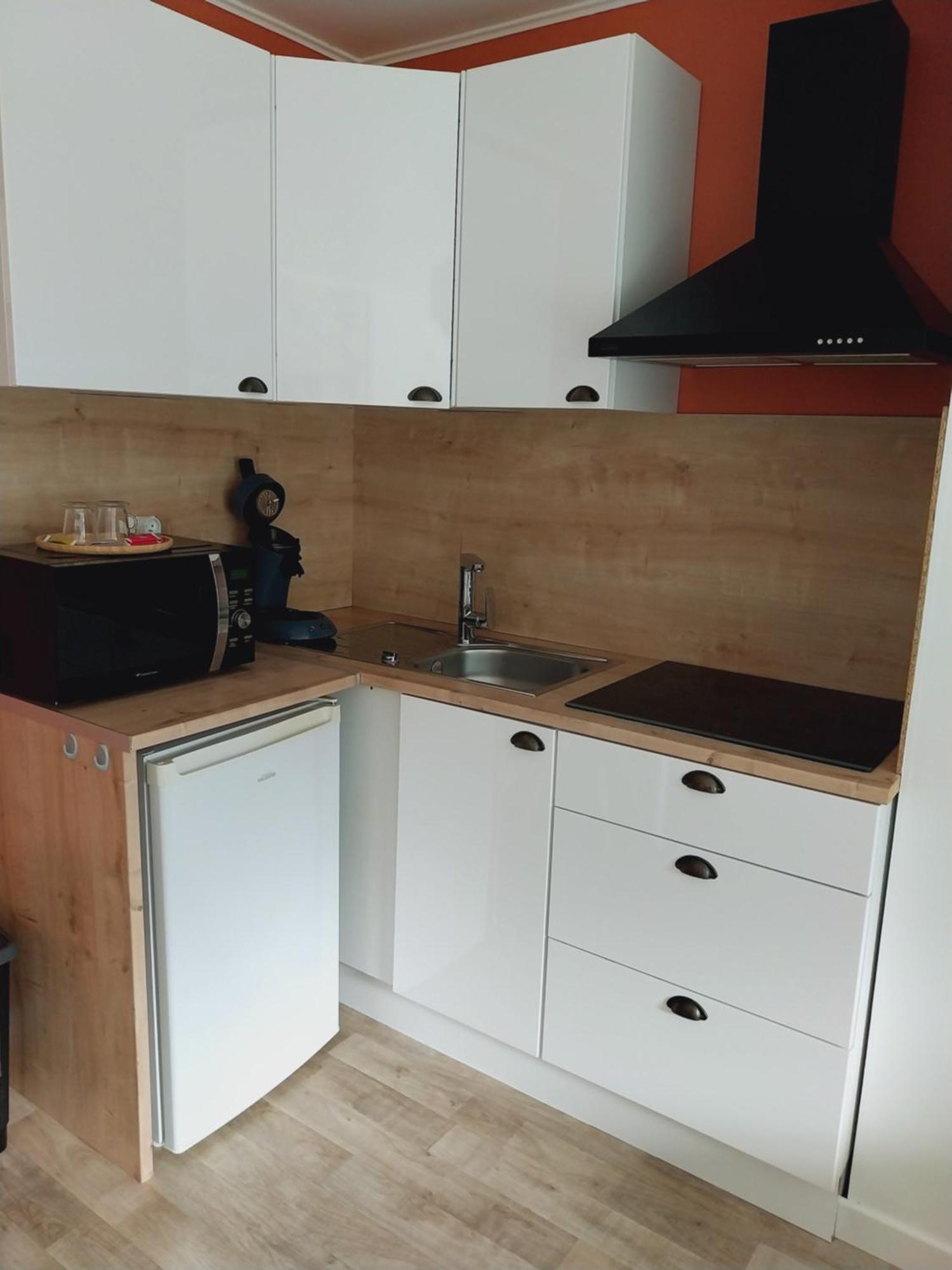 Superbe Grand Studio Tout Confort Avec Exterieur Poussan Luaran gambar